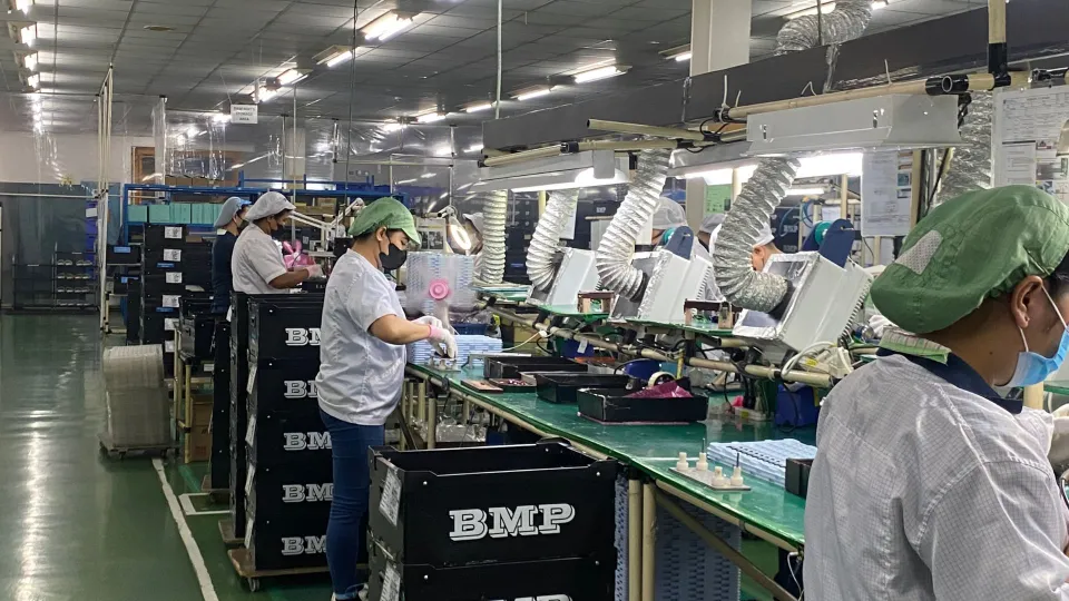 manual soldering PCB assembly in the Philippines